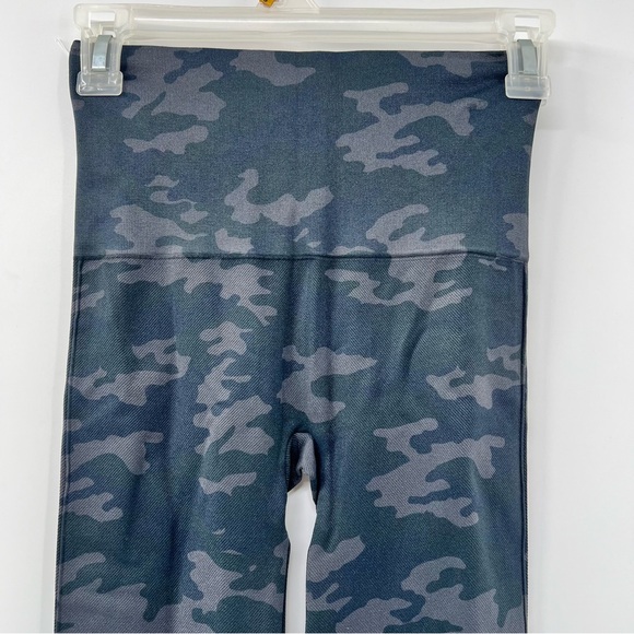 Spanx look at me now leggings black camo size Medium NWT - Picture 2 of 6